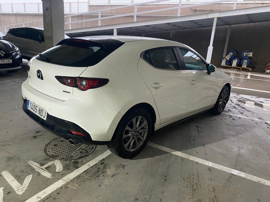 Foto 3 del anuncio Mazda 3 2.5L E-SKY G MHEV 103kW 6AT Centre-line  de Ocasión en Madrid