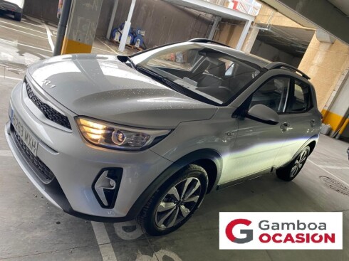 Foto principal del anuncio Kia Stonic 1.0 T-GDi 74kW (100CV) MHEV MT Concept  de Ocasión en Madrid