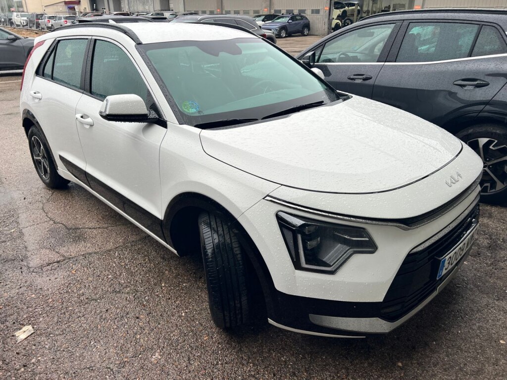 Foto 2 del anuncio Kia Niro 1.6 GDi HEV 95kW (129CV) Drive  de Ocasión en Madrid