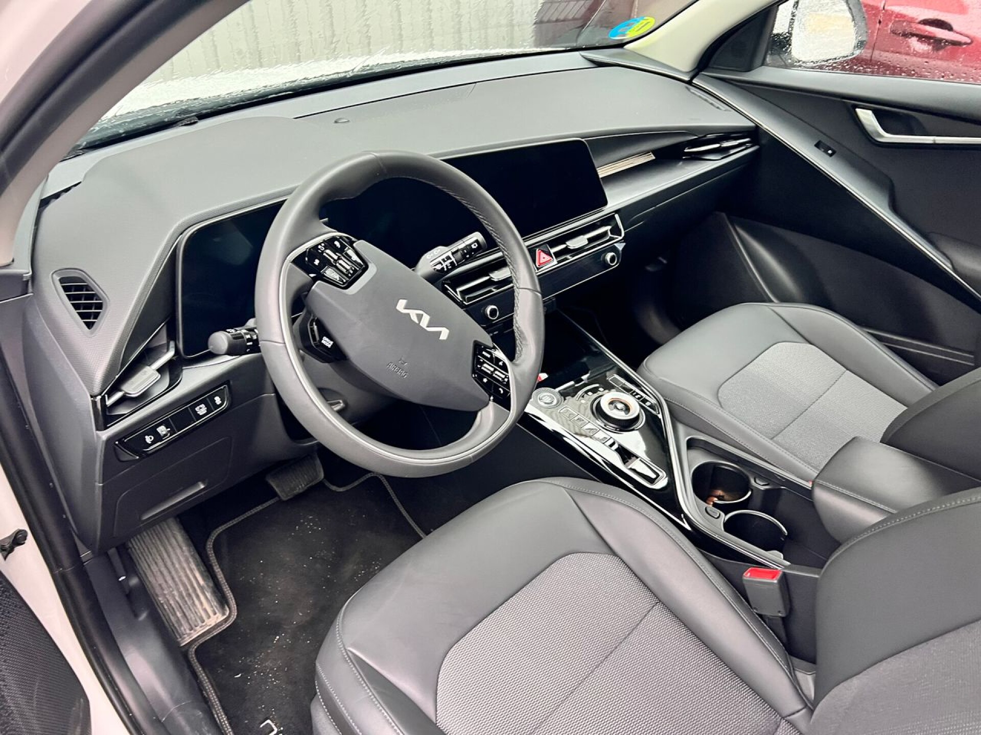 Foto 5 del anuncio Kia Niro 1.6 GDi HEV 95kW (129CV) Drive  de Ocasión en Madrid