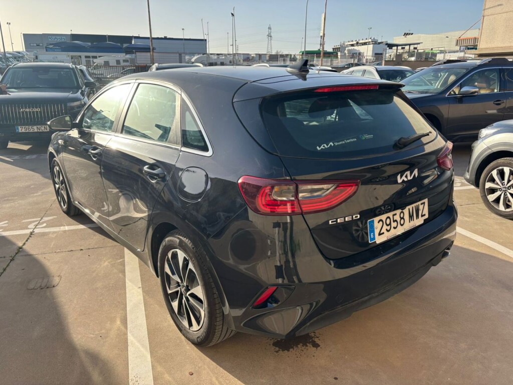 Foto 2 del anuncio Kia Ceed 1.0 T-GDi 74kW (100CV) Drive  de Ocasión en Madrid