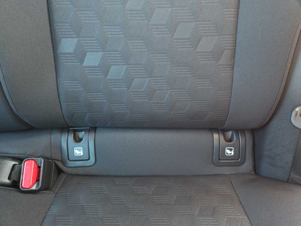 Foto 8 del anuncio Toyota Yaris 1.5 120H Active Plus  de Ocasión en Madrid