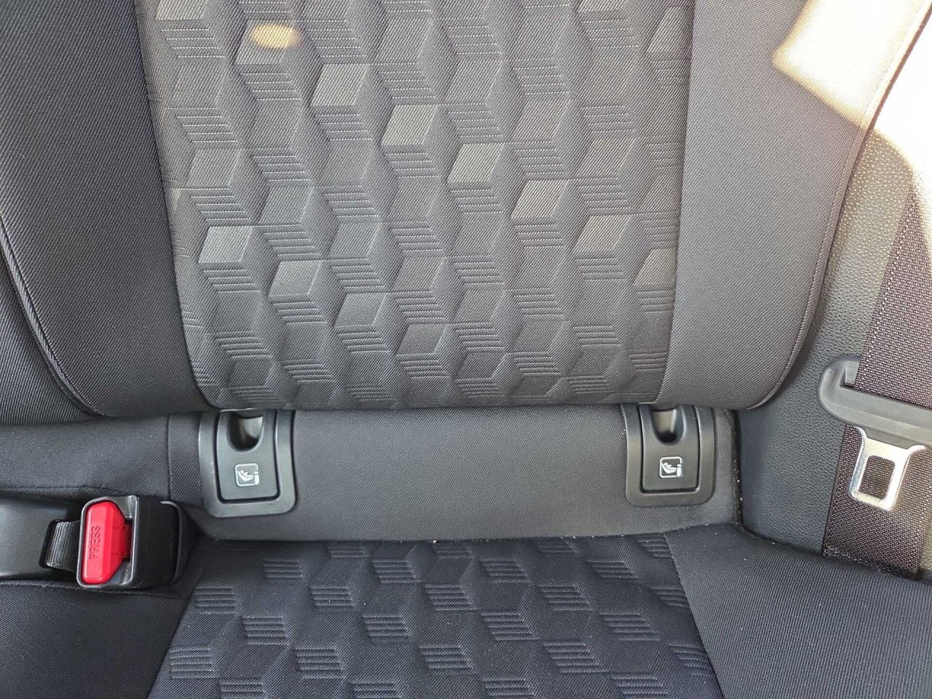 Foto 7 del anuncio Toyota Yaris 1.5 120H Active Plus  de Ocasión en Madrid