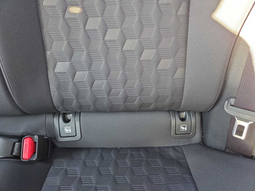 Foto 7 del anuncio Toyota Yaris 1.5 120H Active Plus  de Ocasión en Madrid