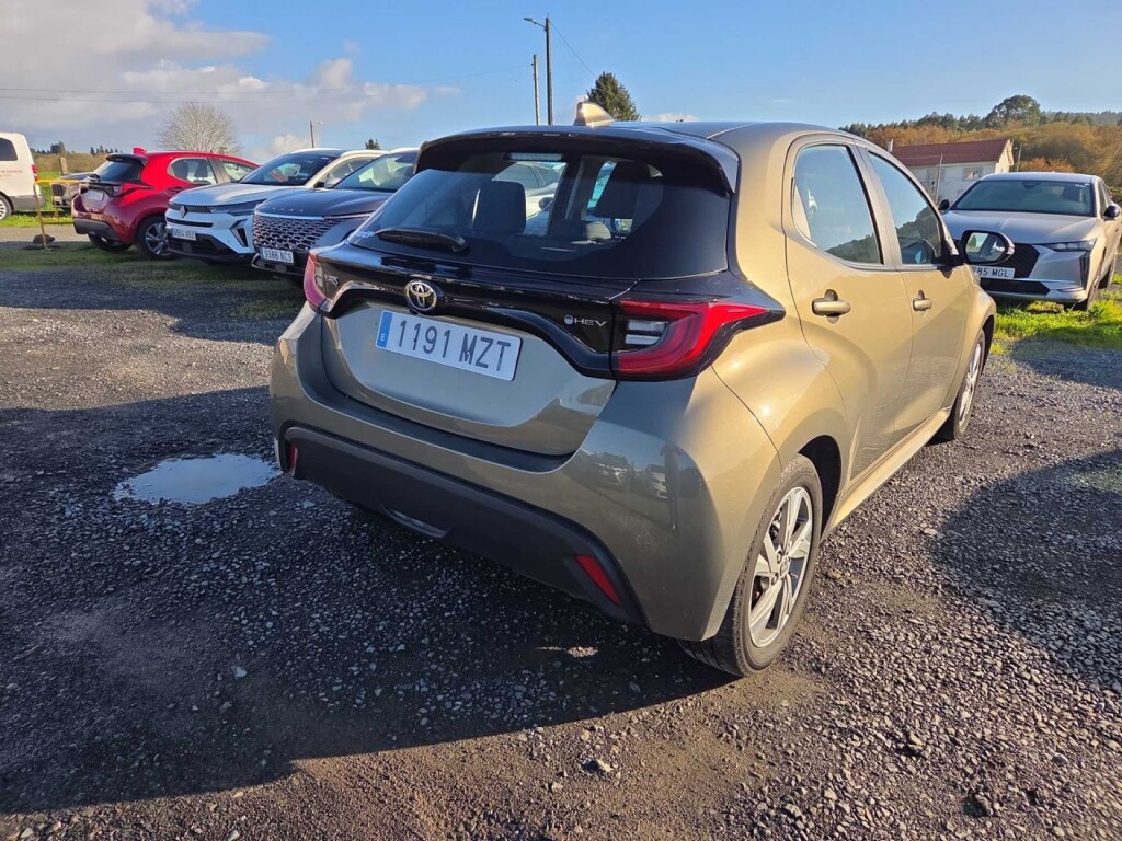 Foto 3 del anuncio Toyota Yaris 1.5 120H Active Plus  de Ocasión en Madrid