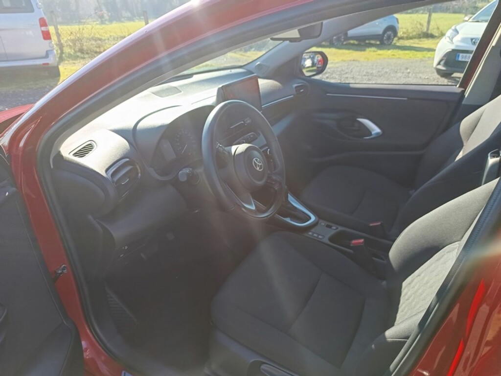 Foto 3 del anuncio Toyota Yaris 1.5 120H Active Plus  de Ocasión en Madrid