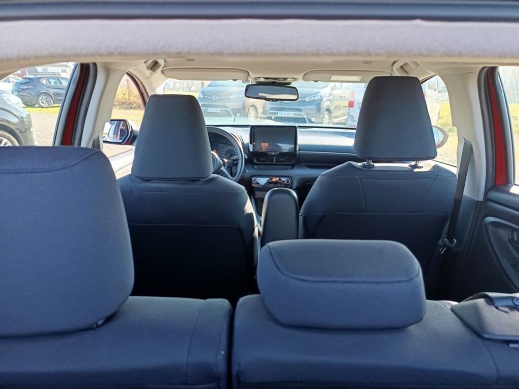 Foto 5 del anuncio Toyota Yaris 1.5 120H Active Plus  de Ocasión en Madrid