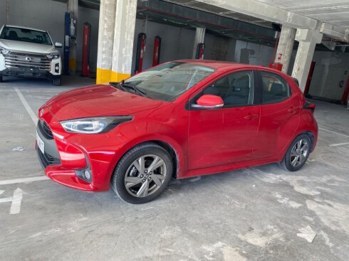 Foto principal del anuncio Toyota Yaris 1.5 120H Active Plus  de Ocasión en Madrid