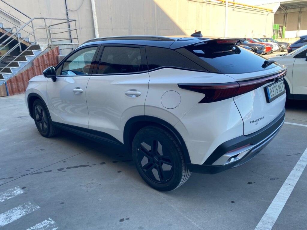 Foto 2 del anuncio Omoda 5 MY25 - Premium 1.6 TGDI 108kW (145cv)  de Ocasión en Madrid