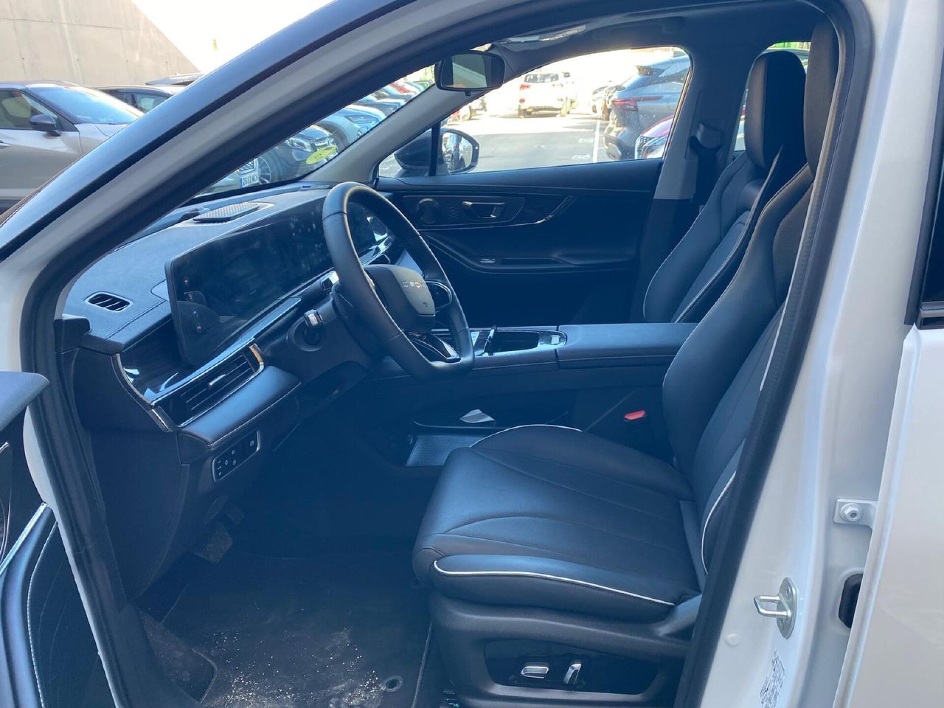 Foto 5 del anuncio Omoda 5 MY25 - Premium 1.6 TGDI 108kW (145cv)  de Ocasión en Madrid