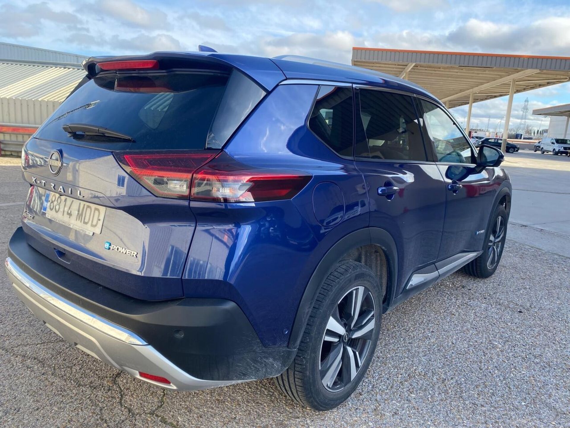 Foto 3 del anuncio Nissan X-Trail 7pl 1.5 e-4ORCE 158kW 4x4 A/T Tekna  de Ocasión en Madrid