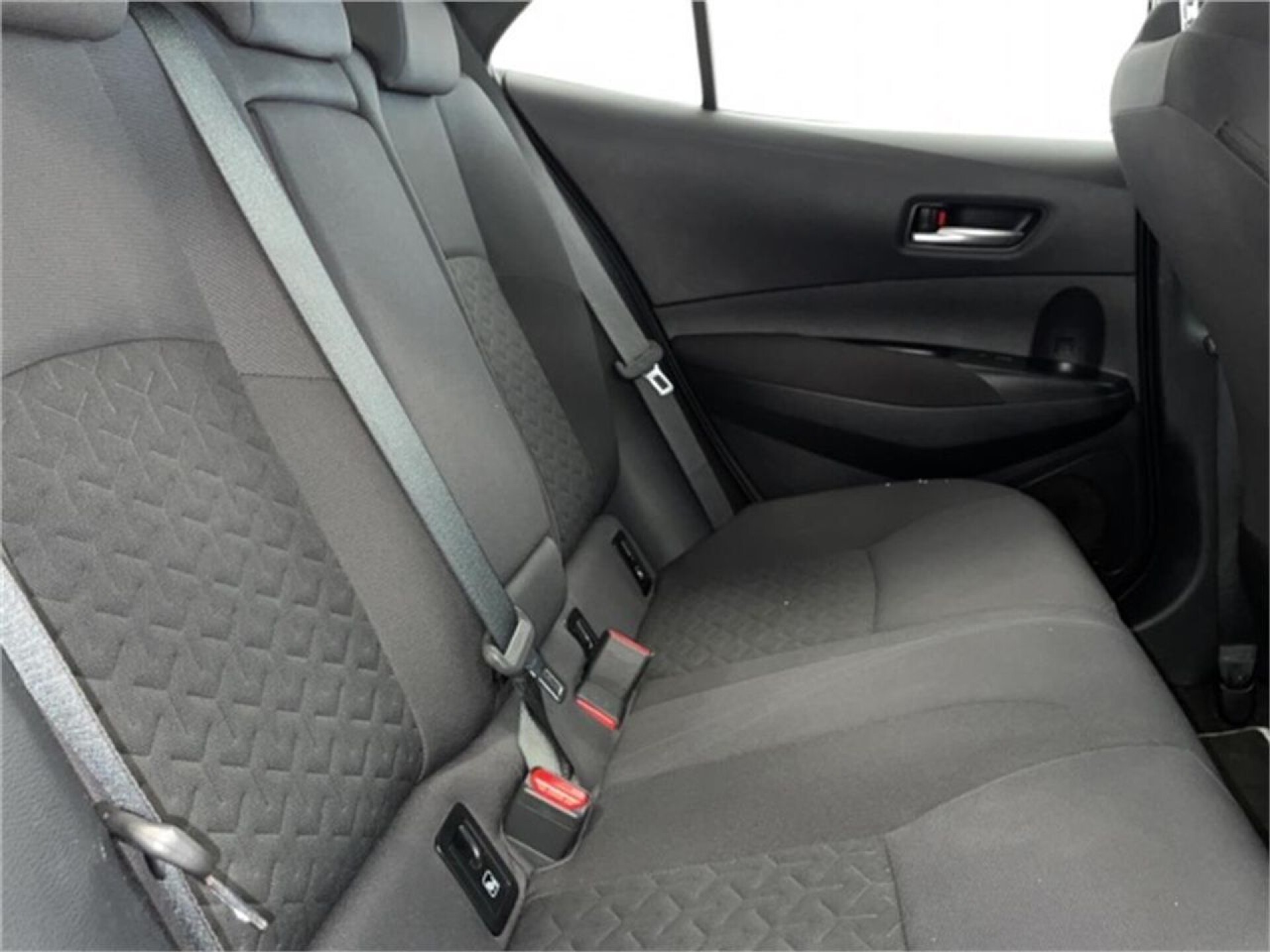 Foto 10 del anuncio Toyota Corolla 5P Active Tech 125H e-CVT  de Ocasión en Madrid