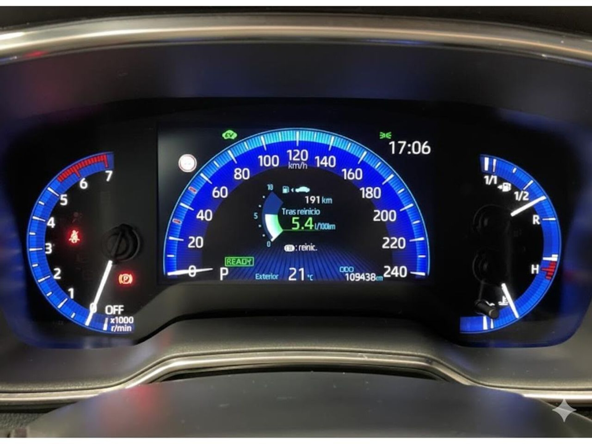 Foto 13 del anuncio Toyota Corolla 5P Active Tech 125H e-CVT  de Ocasión en Madrid