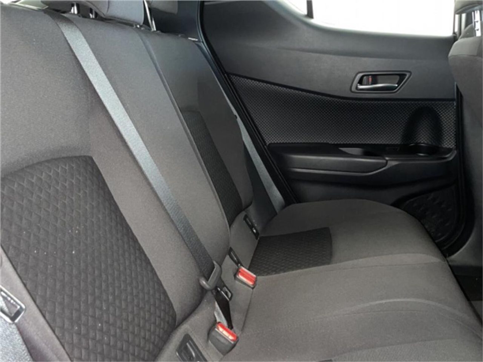 Foto 7 del anuncio Toyota C-HR 5P Active 125H e-CVT  de Ocasión en Madrid