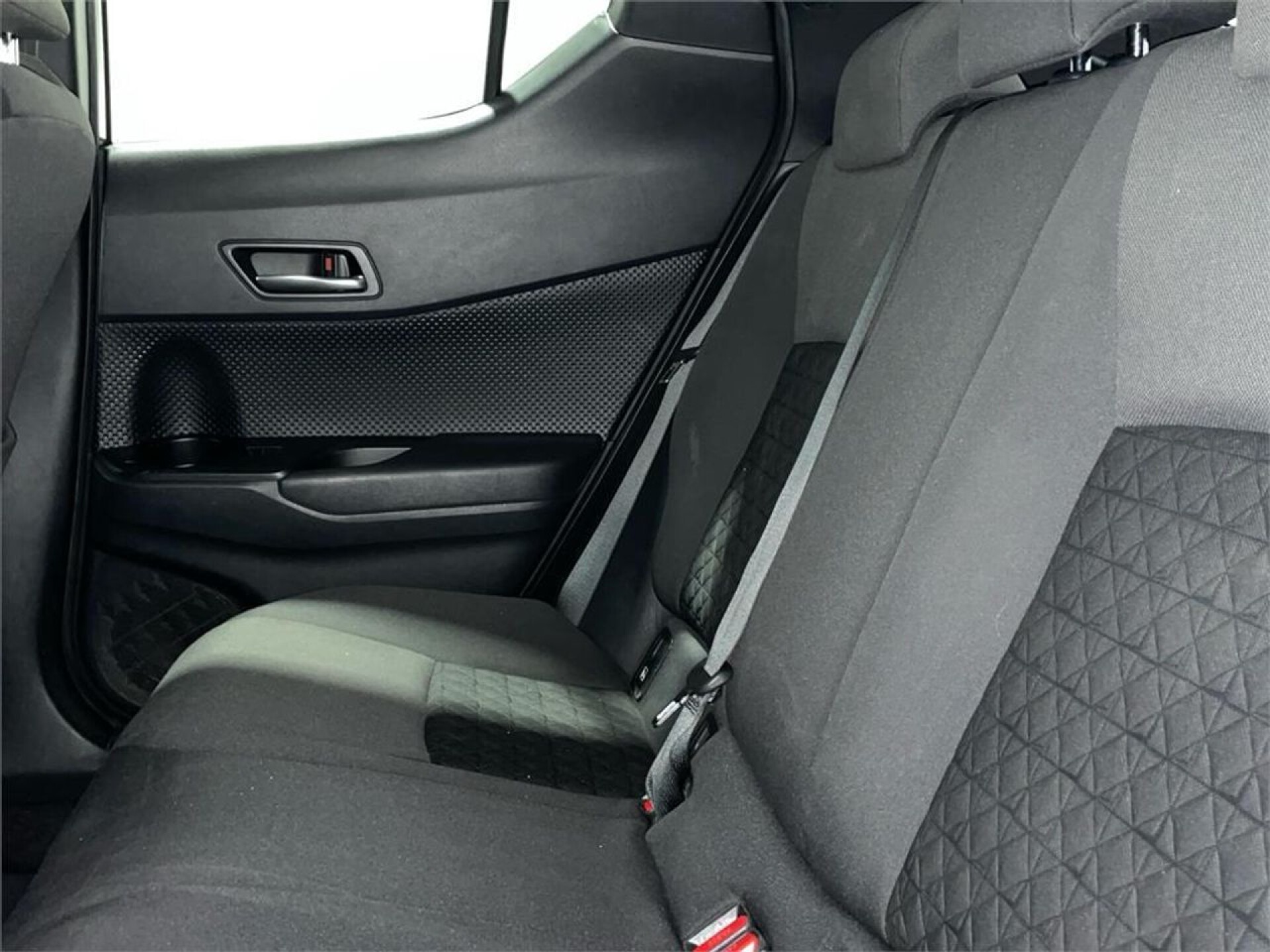 Foto 12 del anuncio Toyota C-HR 5P Advance 125H Automático (e-CVT)  de Ocasión en Madrid