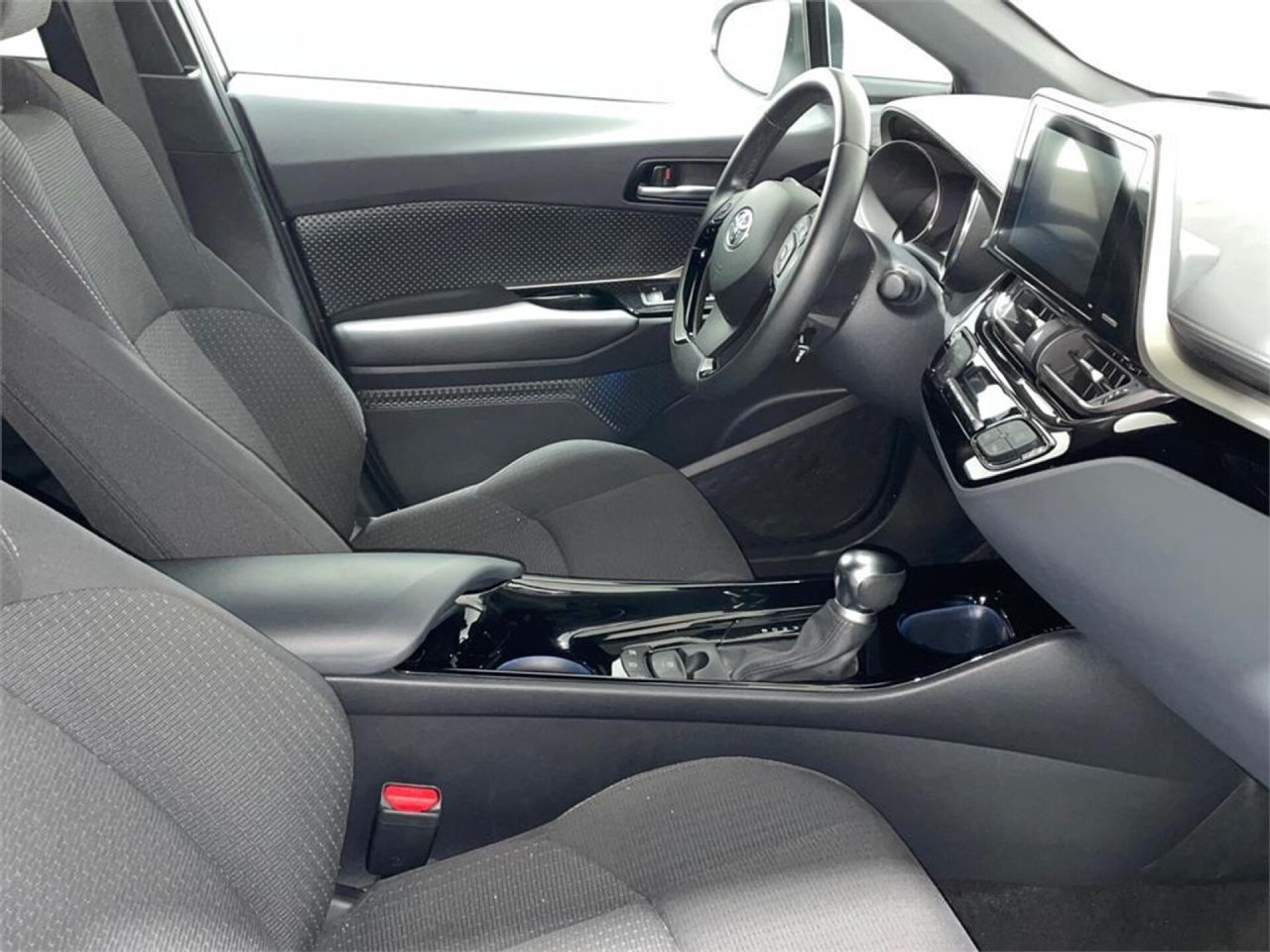 Foto 7 del anuncio Toyota C-HR 5P Advance 125H e-CVT  de Ocasión en Madrid