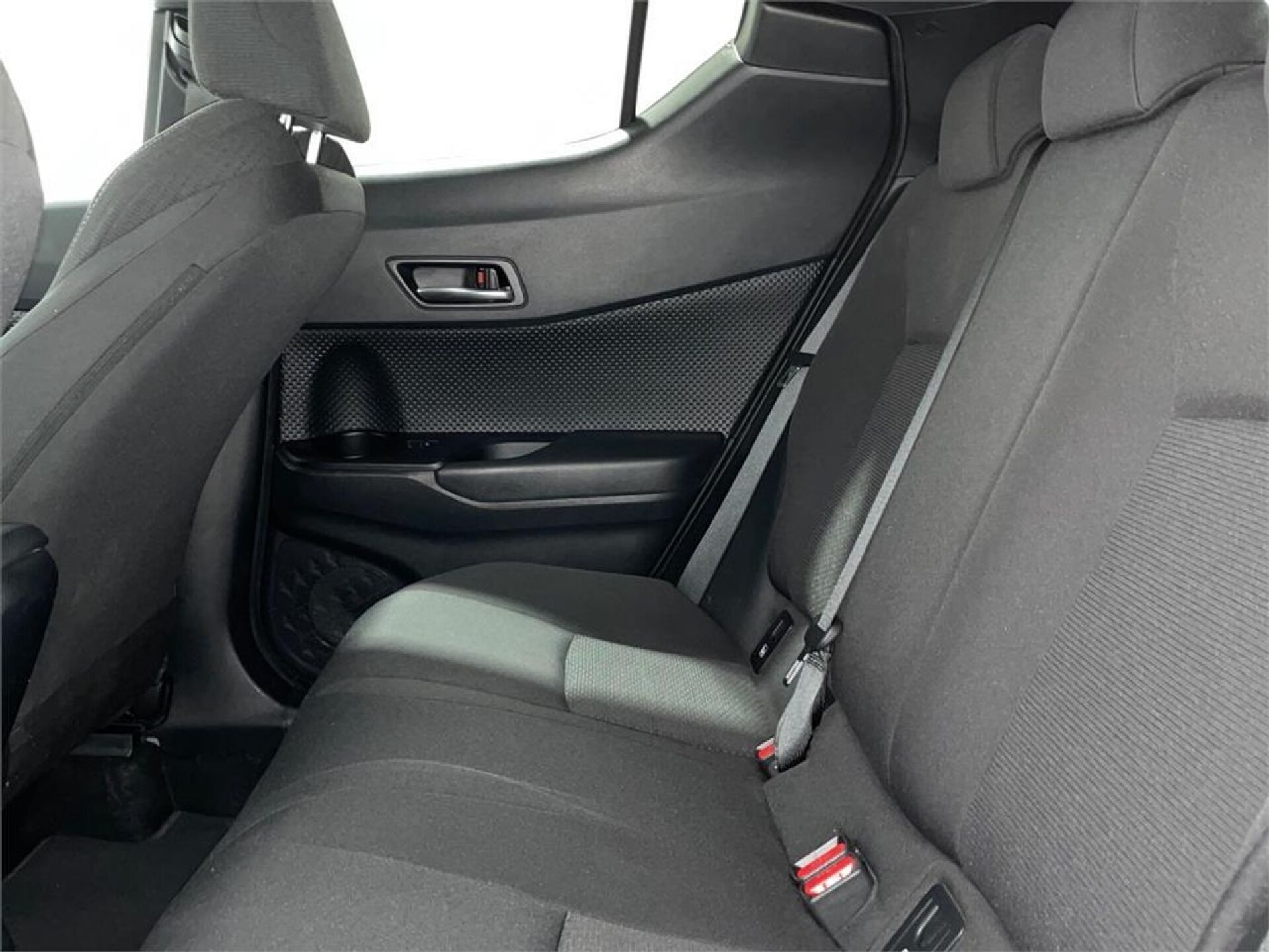 Foto 12 del anuncio Toyota C-HR 5P Advance 125H e-CVT  de Ocasión en Madrid