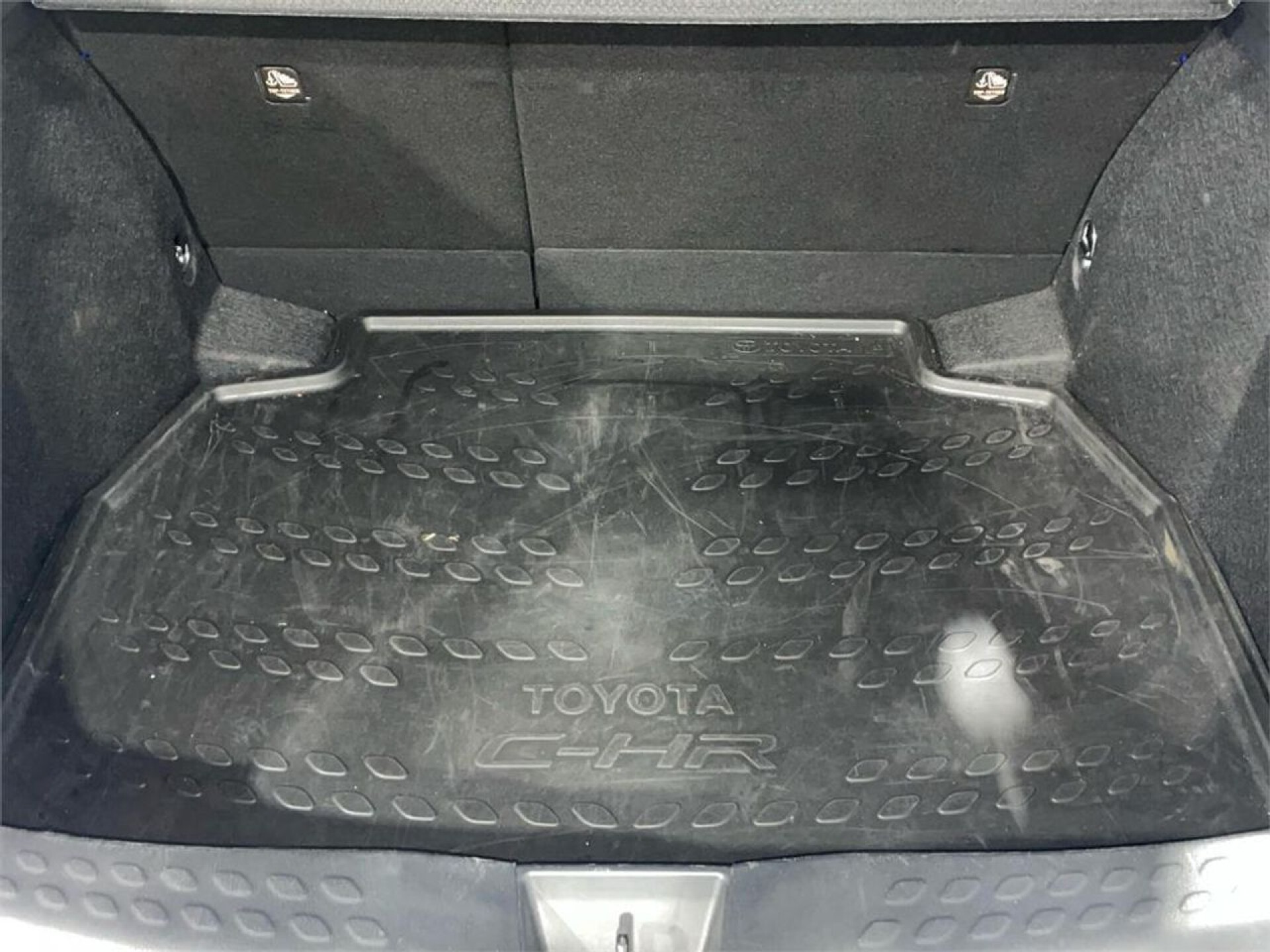 Foto 5 del anuncio Toyota C-HR 5P Advance 125H e-CVT  de Ocasión en Madrid