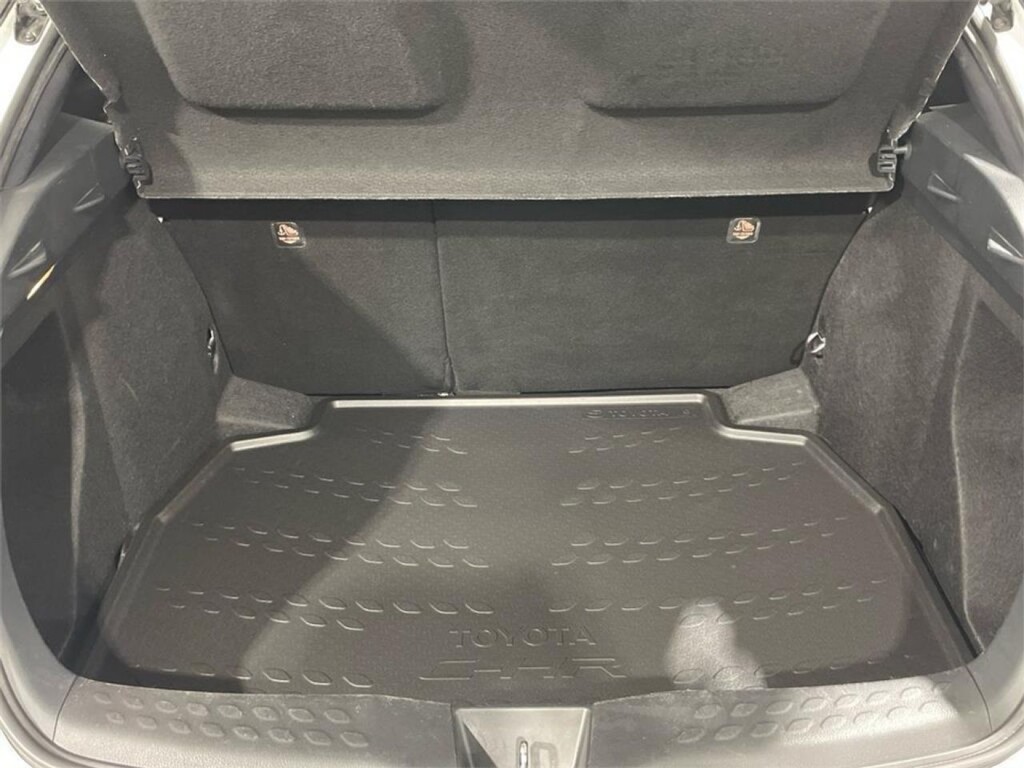 Foto 5 del anuncio Toyota C-HR 5P Advance 125H e-CVT  de Ocasión en Madrid