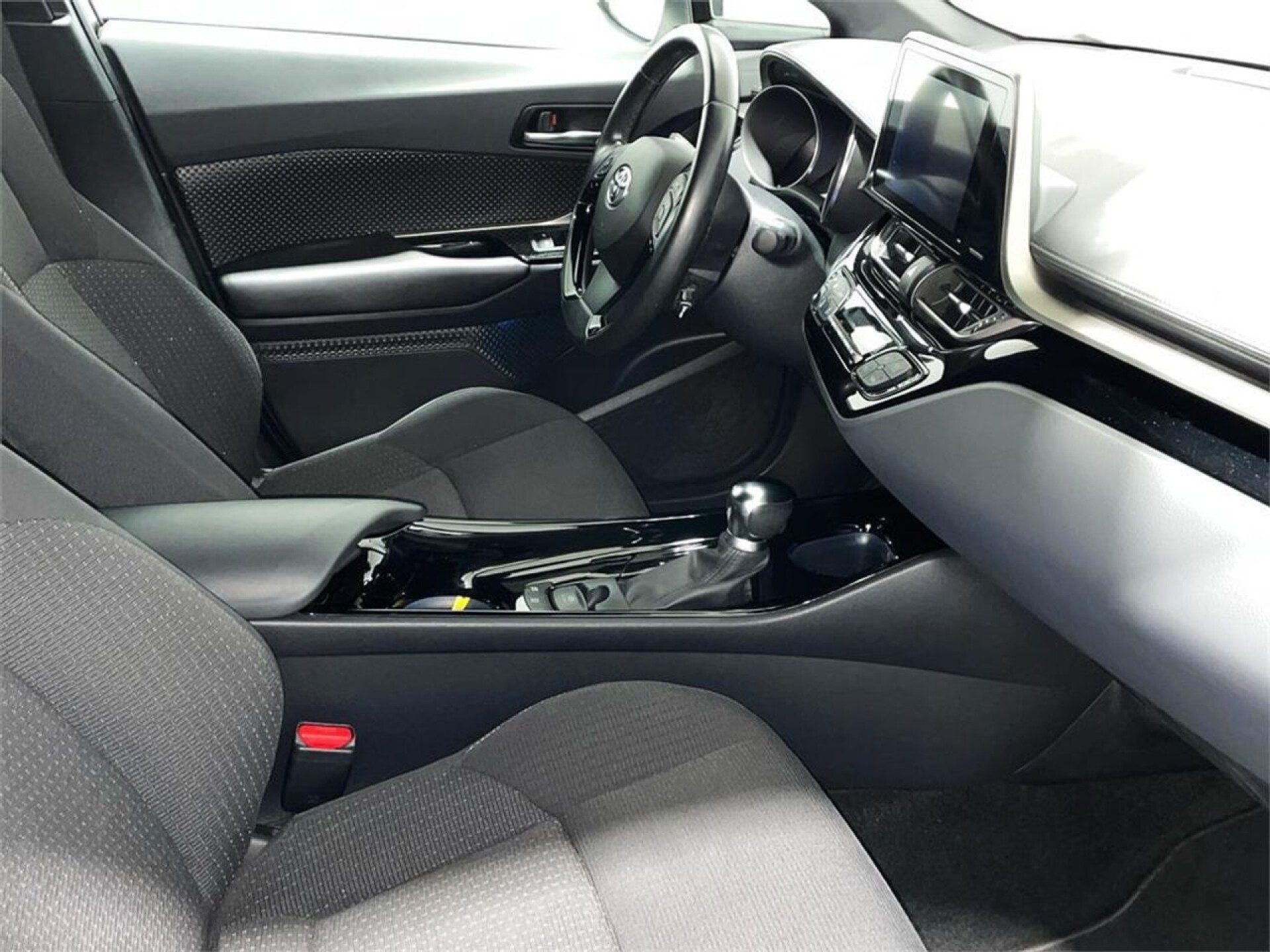 Foto 6 del anuncio Toyota C-HR 5P Advance 125H e-CVT  de Ocasión en Madrid