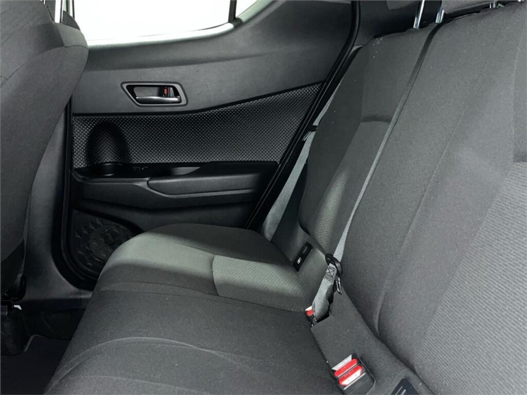 Foto 9 del anuncio Toyota C-HR 5P Advance 125H e-CVT  de Ocasión en Madrid