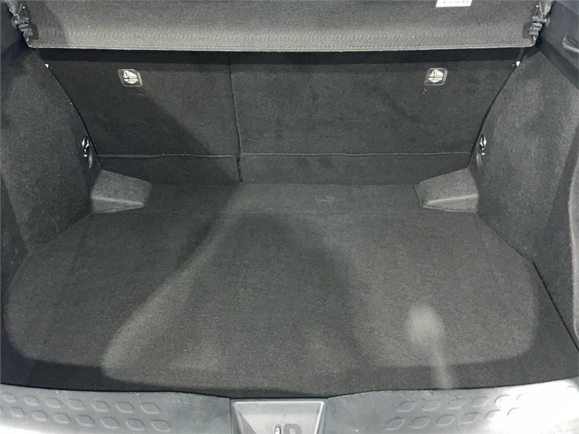 Foto 5 del anuncio Toyota C-HR 5P Advance 125H e-CVT  de Ocasión en Madrid