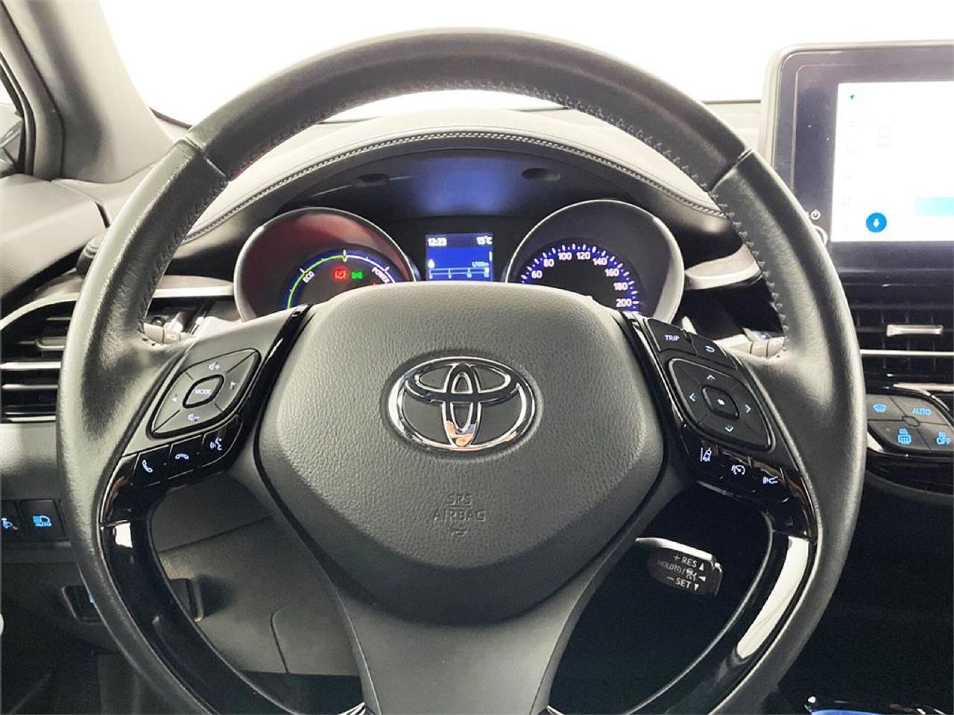 Foto 12 del anuncio Toyota C-HR 5P Advance 125H e-CVT  de Ocasión en Madrid