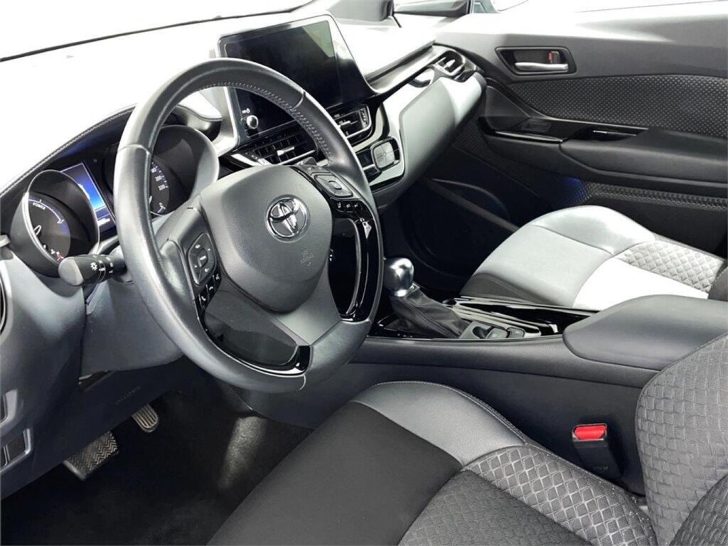 Foto 10 del anuncio Toyota C-HR 5P Advance 125H e-CVT  de Ocasión en Madrid