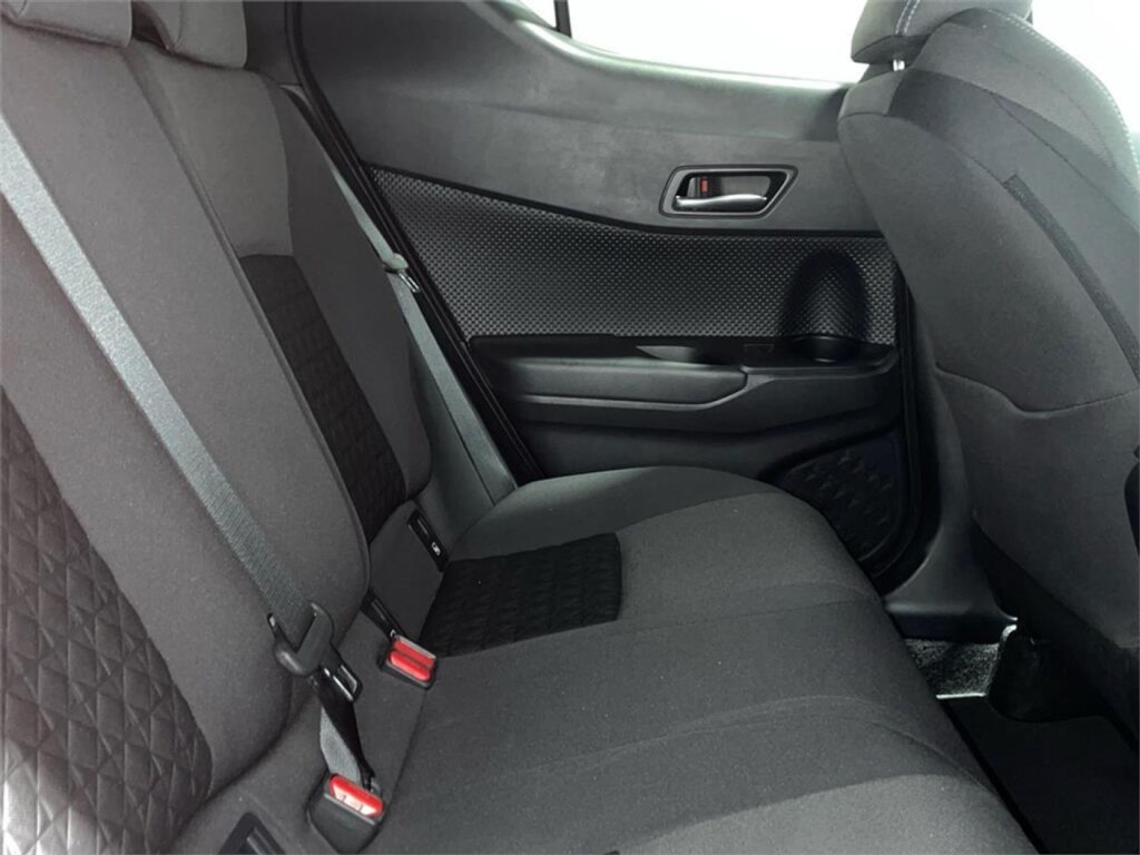 Foto 7 del anuncio Toyota C-HR 5P Advance 125H e-CVT  de Ocasión en Madrid