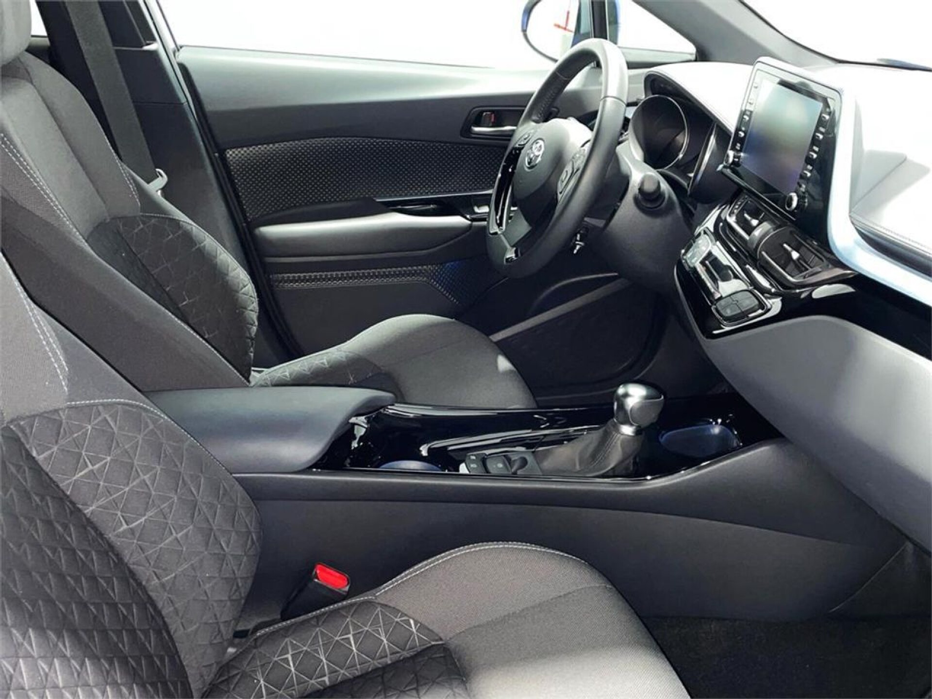 Foto 6 del anuncio Toyota C-HR 5P Advance 125H e-CVT  de Ocasión en Madrid