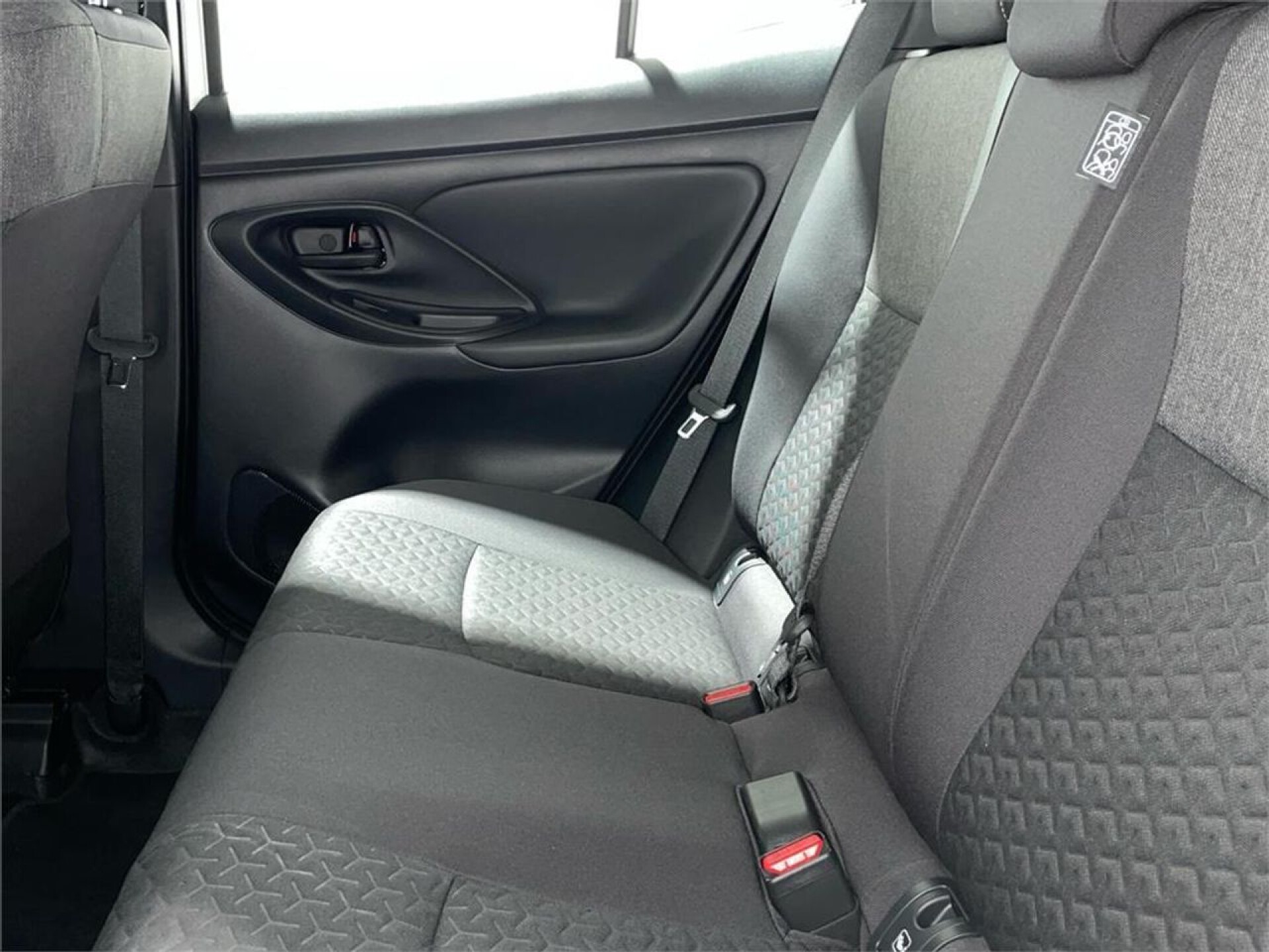 Foto 7 del anuncio Toyota Yaris Cross 5 puertas Active Tech 120H e-CVT  de Ocasión en Madrid