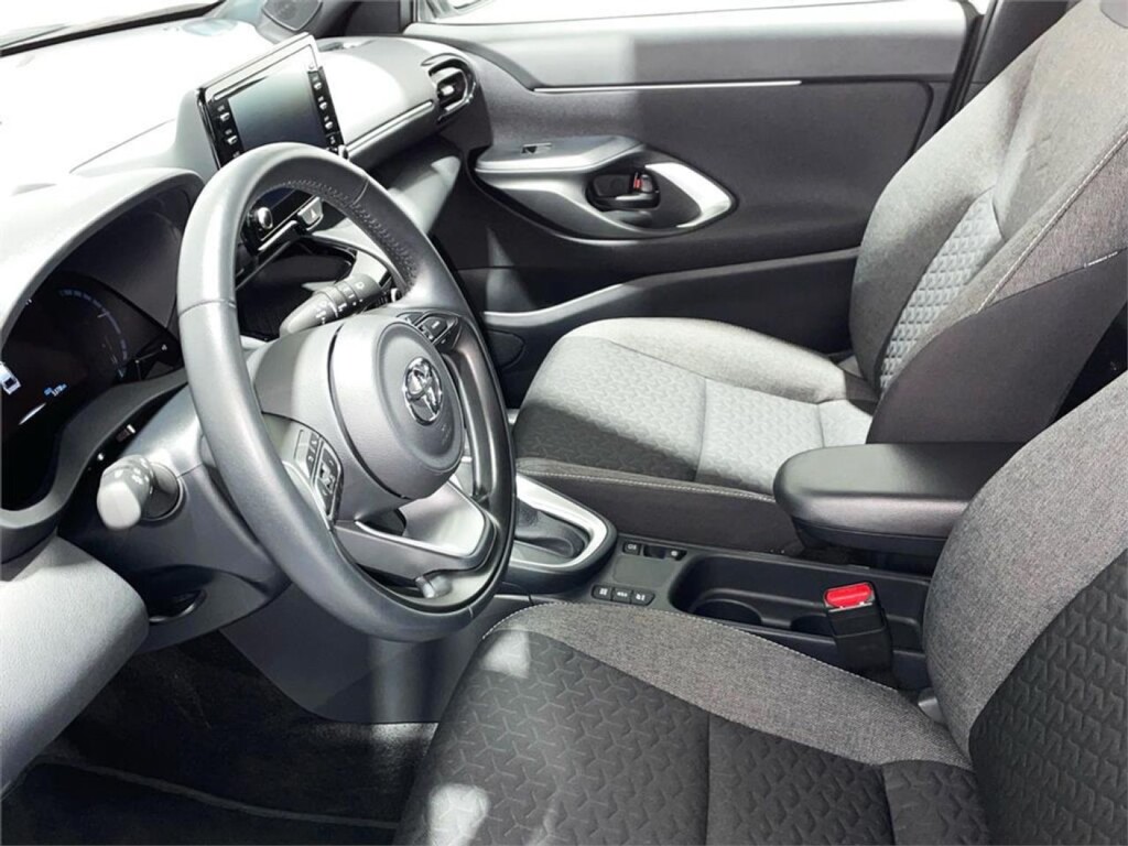 Foto 6 del anuncio Toyota Yaris Cross 5 puertas Active Tech 120H e-CVT  de Ocasión en Madrid