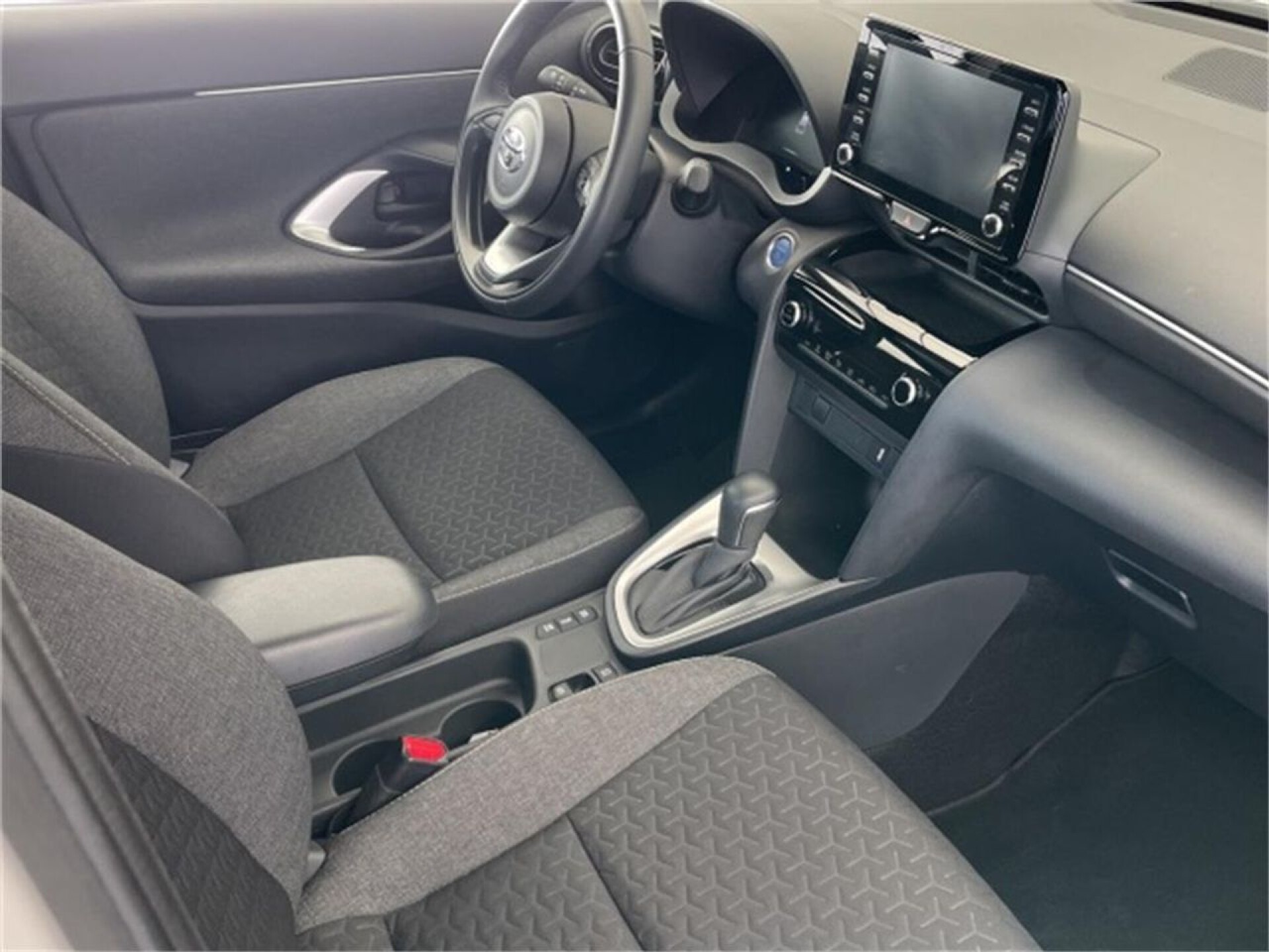 Foto 11 del anuncio Toyota Yaris Cross 5 Puertas Active Tech 120H e-CVT  de Ocasión en Madrid