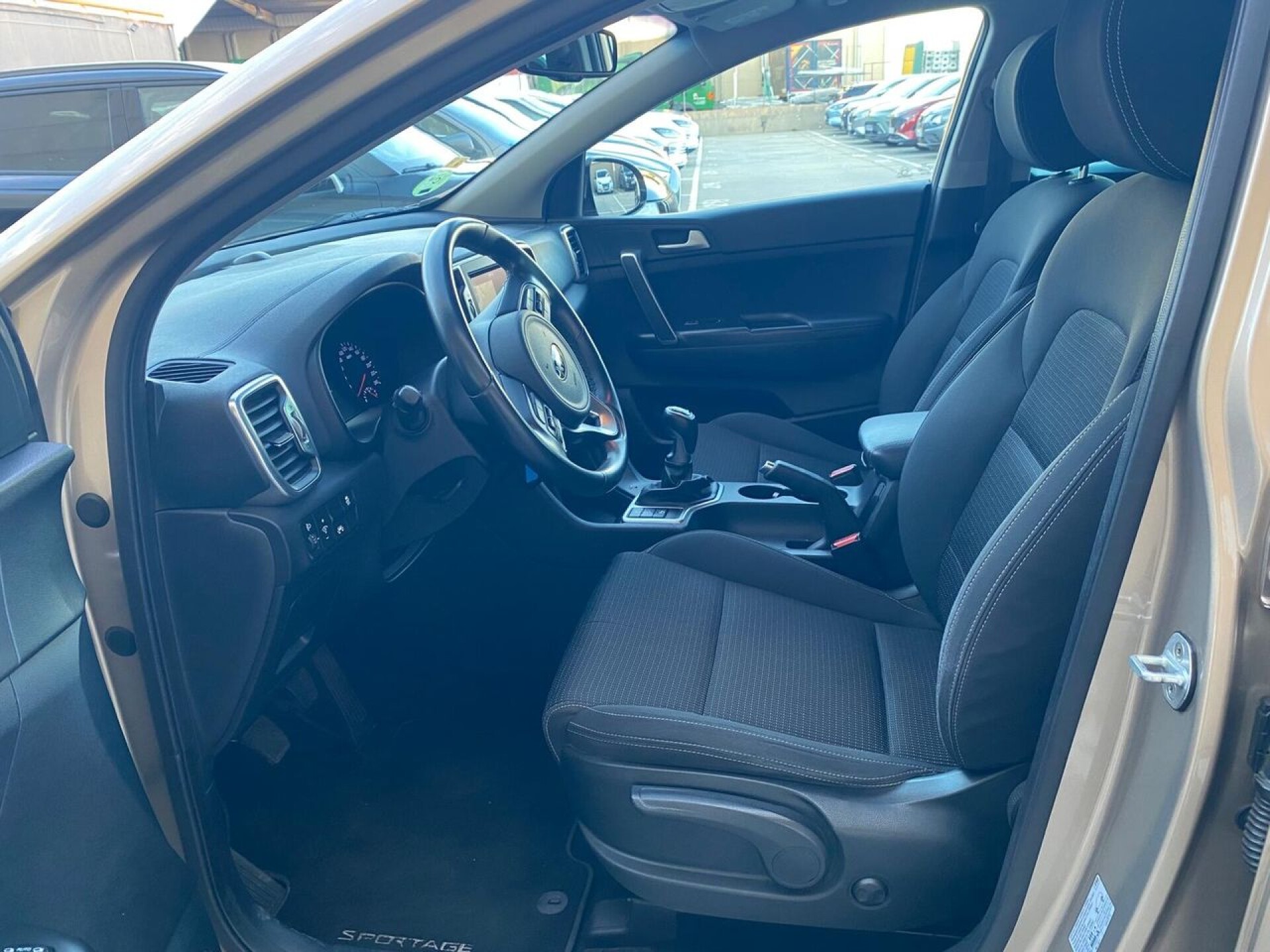 Foto 5 del anuncio Kia Sportage 1.7 CRDi VGT 85kW x-Tech17 4x2 Eco-Dyn  de Ocasión en Madrid