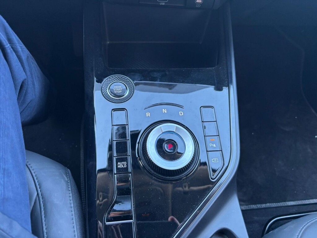 Foto 10 del anuncio Kia Niro 1.6 GDi HEV 95kW (129CV) Drive  de Ocasión en Madrid