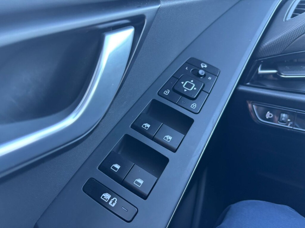 Foto 14 del anuncio Kia Niro 1.6 GDi HEV 95kW (129CV) Drive  de Ocasión en Madrid