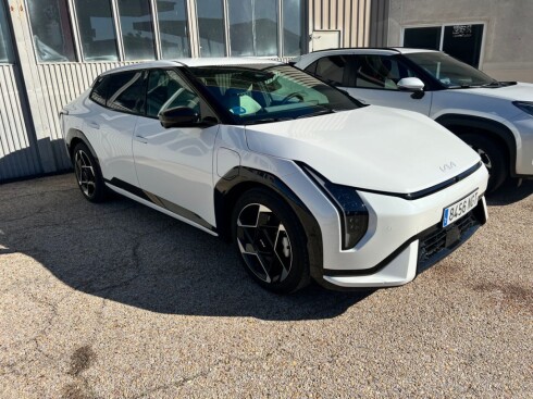 Foto impresión del anuncio Kia EV4 Fastback GT-Line 81,4kWh 150kW (L.Range) de Ocasión en Madrid Foto impresión del anuncio Kia EV4 Fastback GT-Line 81,4kWh 150kW (L.Range) de Ocasión en Madrid