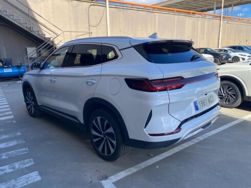 Foto impresión del anuncio BYD Seal U DM-i Comfort  de Ocasión en Madrid