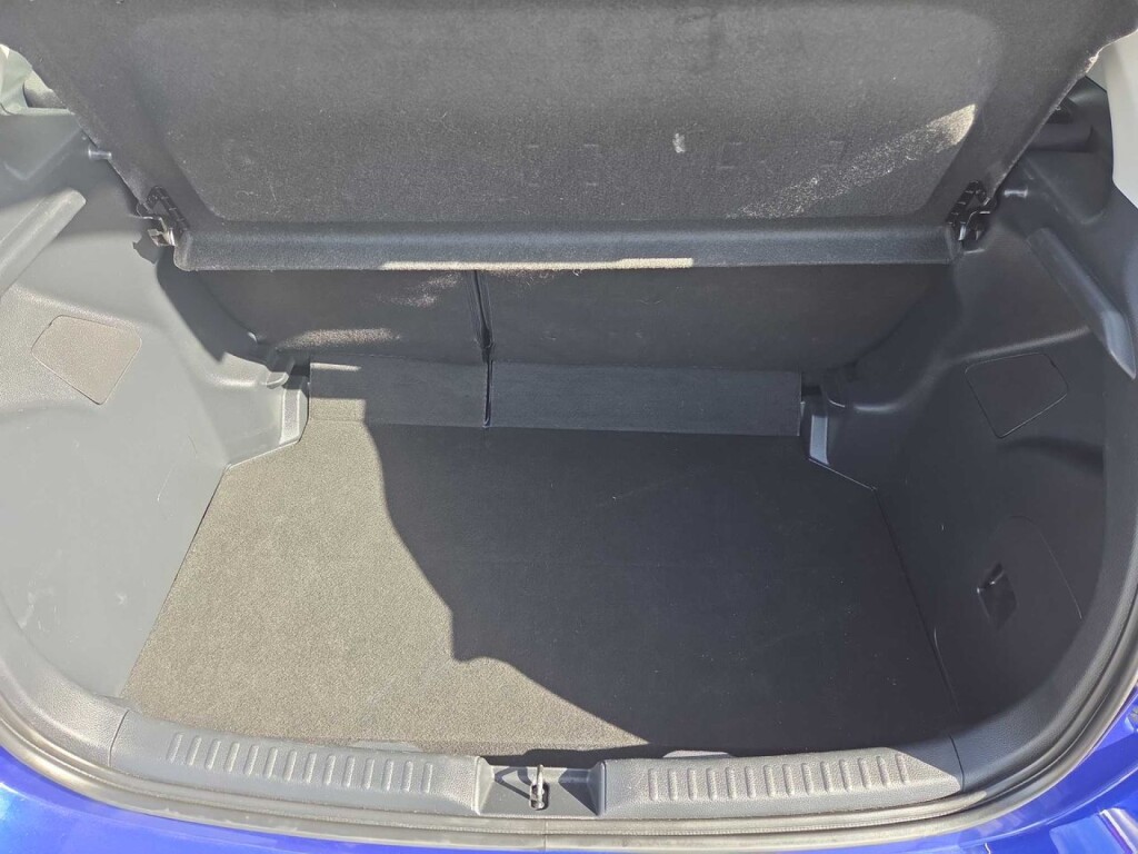 Foto 9 del anuncio Toyota Yaris 1.5 120H Active Plus  de Ocasión en Madrid