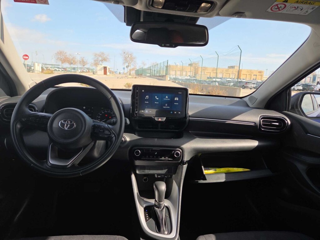 Foto 4 del anuncio Toyota Yaris 1.5 120H Active Plus  de Ocasión en Madrid