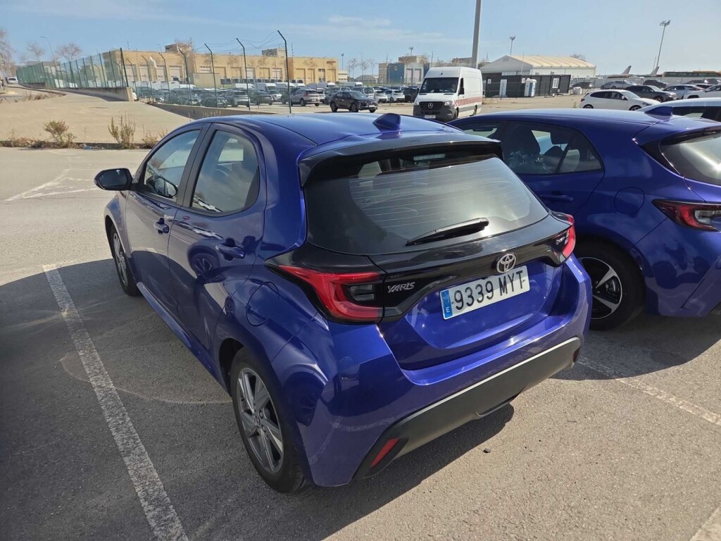 Foto 2 del anuncio Toyota Yaris 1.5 120H Active Plus  de Ocasión en Madrid