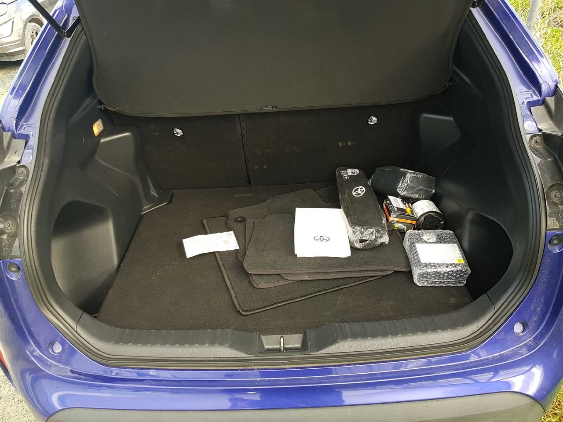 Foto 2 del anuncio Toyota Yaris Cross 1.5 120H Active Plus  de Ocasión en Madrid