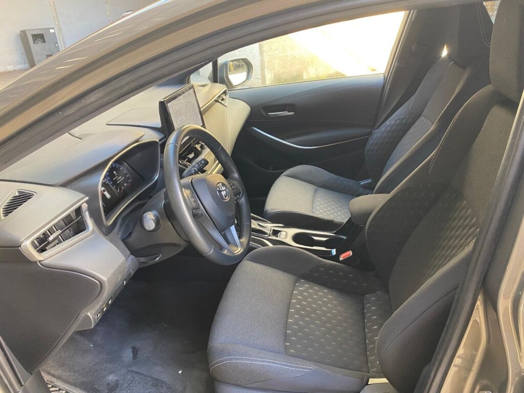 Foto 10 del anuncio Toyota Corolla 140H Active Plus Touring Sport  de Ocasión en Madrid