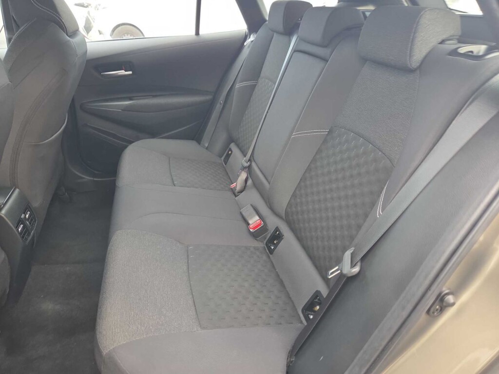 Foto 12 del anuncio Toyota Corolla 140H Active Plus Touring Sport  de Ocasión en Madrid