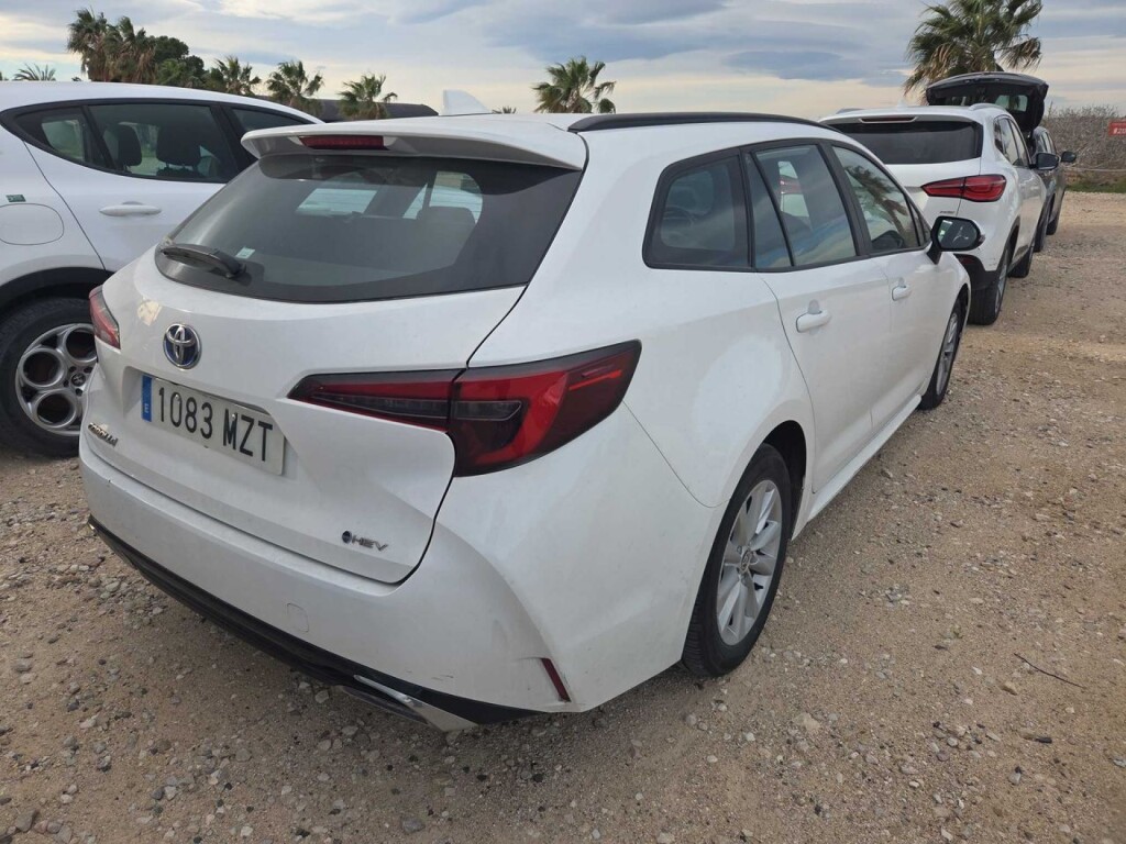 Foto 8 del anuncio Toyota Corolla 140H Active Plus Touring Sport  de Ocasión en Madrid