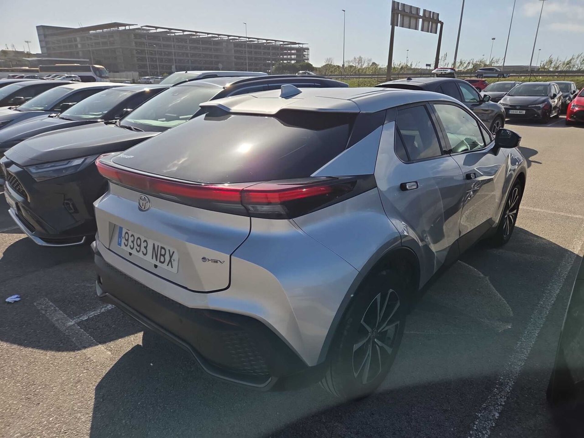 Foto 3 del anuncio Toyota C-HR 1.8 Advance Hybrid 140  de Ocasión en Madrid