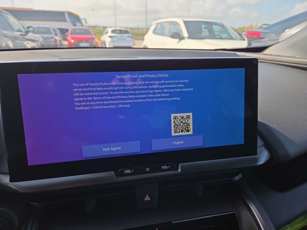 Foto 7 del anuncio Toyota C-HR 1.8 Advance Hybrid 140  de Ocasión en Madrid