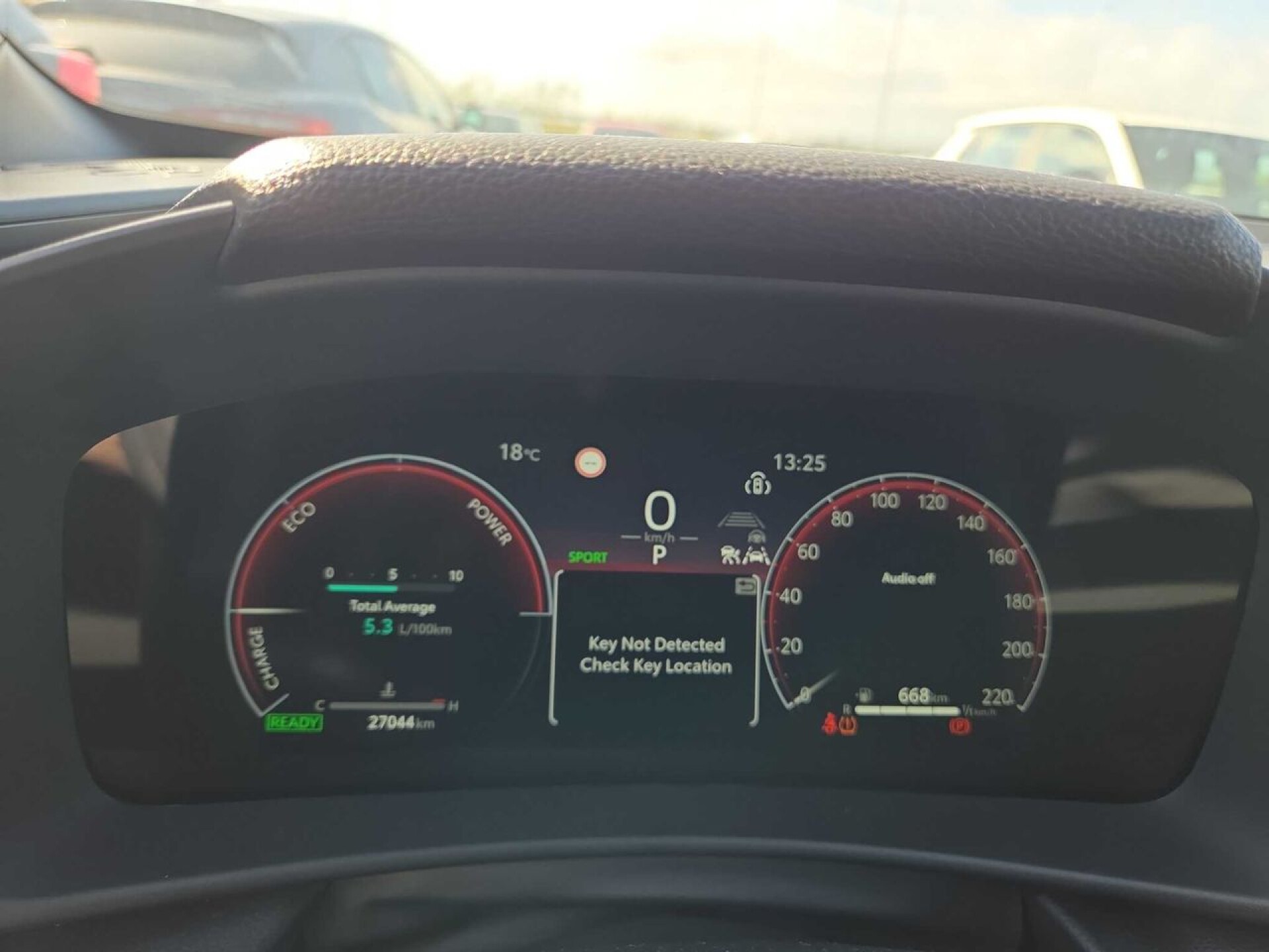 Foto 8 del anuncio Toyota C-HR 1.8 Advance Hybrid 140  de Ocasión en Madrid