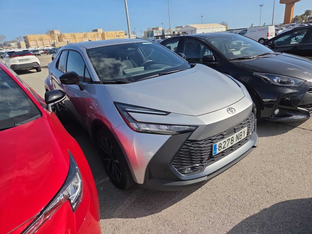Foto 1 del anuncio Toyota C-HR 1.8 Advance Hybrid 140  de Ocasión en Madrid