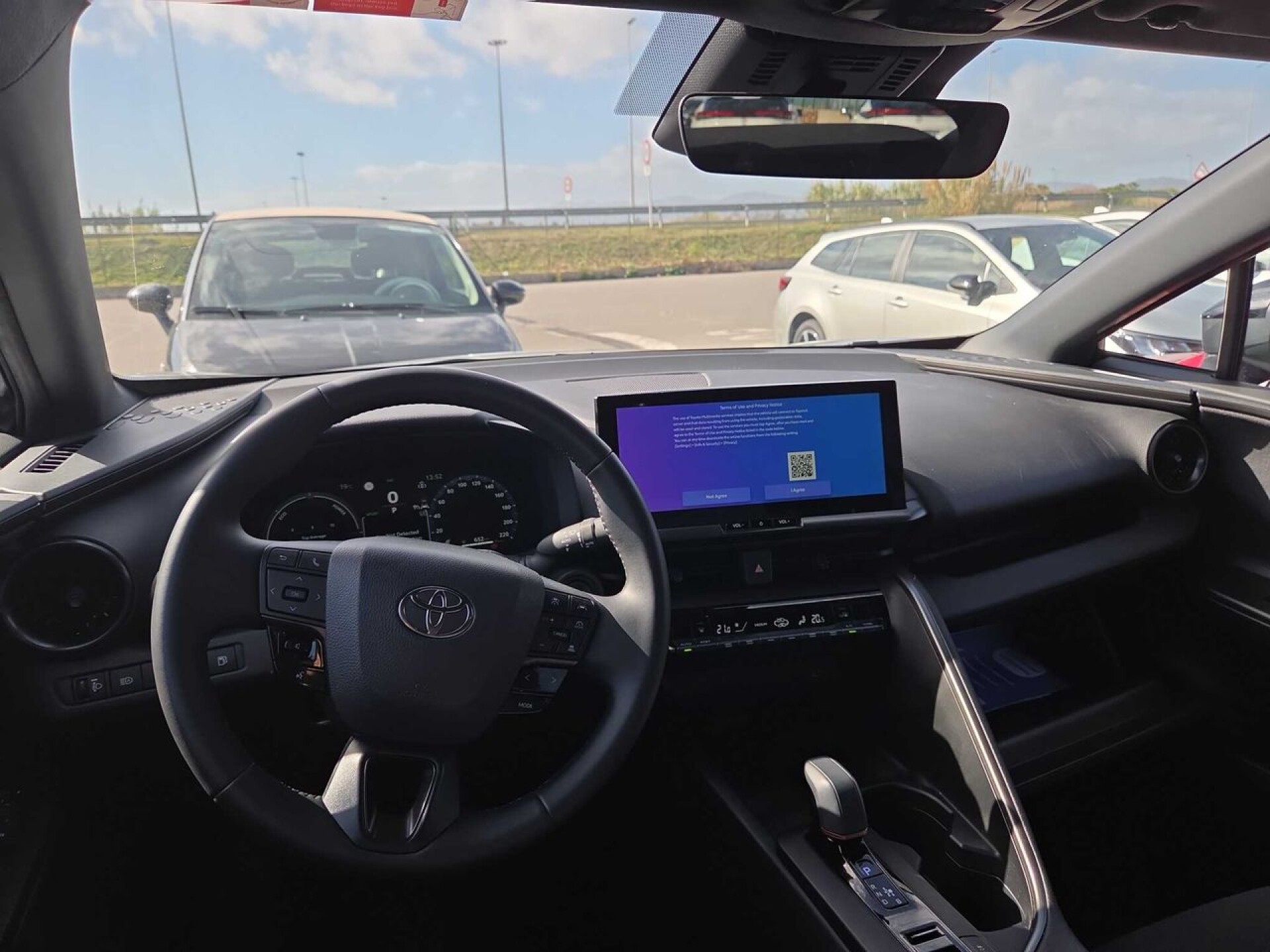 Foto 4 del anuncio Toyota C-HR 1.8 Advance Hybrid 140  de Ocasión en Madrid